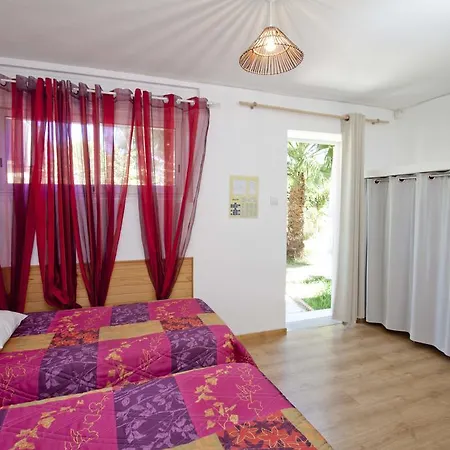 호텔 La Croix De Malte