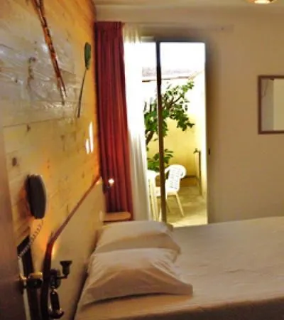 Hotel La Croix De Malte