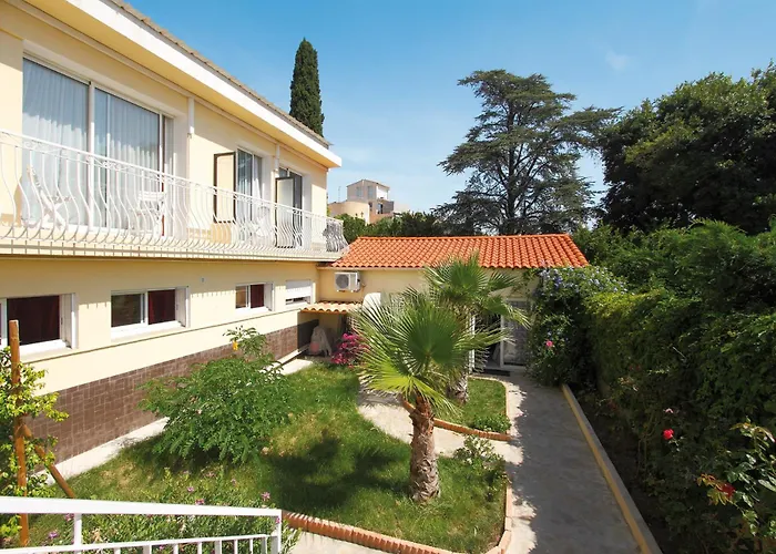 מלון La Croix De Malte לה קיוטאט